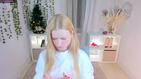 Snapshot of laly_peach chatting on January 9, 4:39 pm Laly online show from January 9, 4:39 pm
