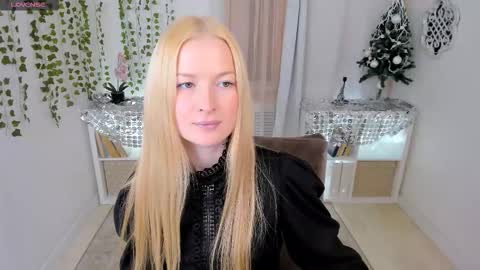 Laly online show from January 8, 4:33 pm