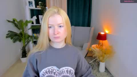 Laly online show from March 18, 11:48 am