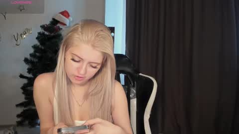 Lana online show from February 13, 9:51 am