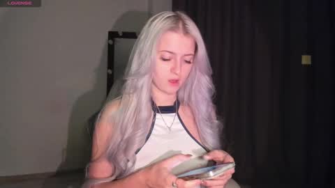 Lana online show from November 8, 2:22 pm