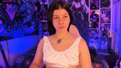 LanaKyutt666 online show from February 12, 11:39 pm