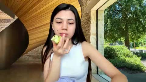 Snapshot of lanalandd chatting on October 4, 9:59 am Lana online show from October 4, 9:59 am