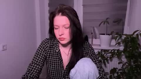 Sarah online show from March 5, 4:36 pm