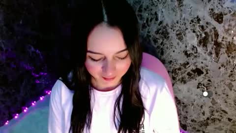 Lanna online show from February 26, 2:38 pm