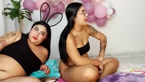 lapeligrosa_ online show from December 5, 11:55 am