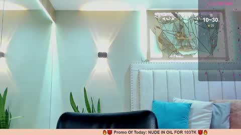 Snapshot of lara_martin chatting on February 24, 12:14 pm 700 200 online show from February 24, 12:14 pm