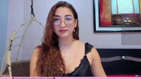 Snapshot of lara_martin chatting on December 21, 12:16 pm 700 200 online show from December 21, 12:16 pm