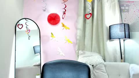 Snapshot of lara_martin chatting on February 15, 6:23 am 700 200 online show from February 15, 6:23 am