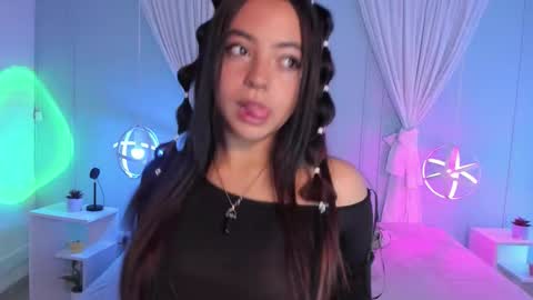 lara online show from September 14, 3:43 pm