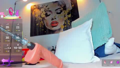 REINA  online show from September 9, 3:17 am