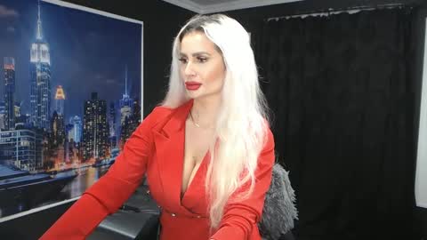 laras_moans online show from December 20, 8:28 am