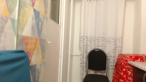 larataylorrr online show from January 10, 10:46 pm