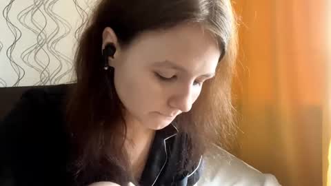 Mila online show from May 18, 1:06 pm
