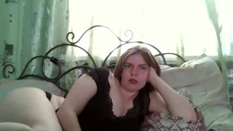 Snapshot of latekot32 chatting on September 15, 5:27 am latekot32 online show from September 15, 5:27 am