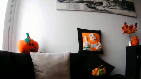 latiinvenushot online show from October 6, 3:29 pm