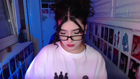 miiiiiiaaaa online show from February 2, 5:37 pm