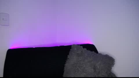Snapshot of lau_24 chatting on December 24, 10:01 am lau_24 online show from December 24, 10:01 am