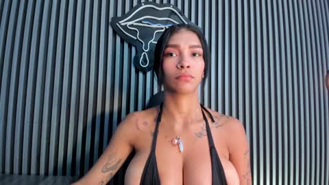 Laura online show from January 20, 1:11 pm