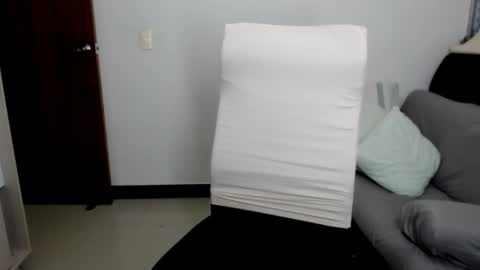 Laura online show from April 1, 11:13 pm