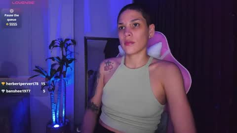 Snapshot of laura_r23 chatting on January 3, 11:23 pm Laura Rose online show from January 3, 11:23 pm