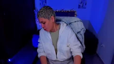 Snapshot of laura_r23 chatting on October 9, 2:10 pm Laura Rose online show from October 9, 2:10 pm