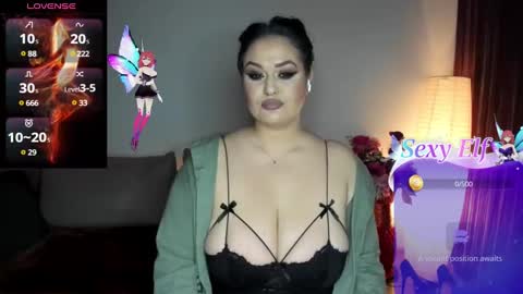 Snapshot of laura_sinner chatting on January 22, 5:17 pm Laura online show from January 22, 5:17 pm
