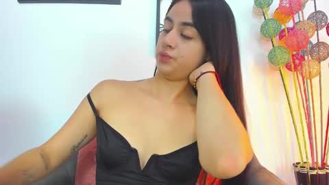 Snapshot of laura_soe chatting on January 30, 2:47 pm LAURA SOE online show from January 30, 2:47 pm