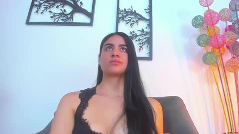 Snapshot of laura_soe chatting on February 18, 3:10 pm LAURA SOE online show from February 18, 3:10 pm