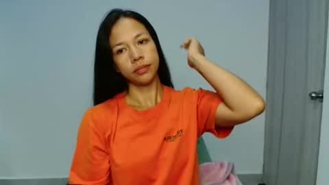 lauracb          online show from January 10, 12:43 pm