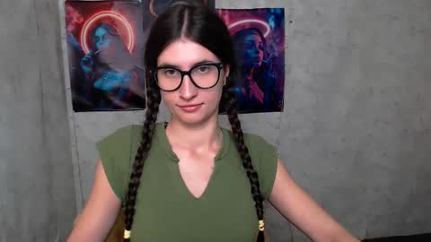 Snapshot of lauradre_ chatting on October 18, 7:55 am Laura online show from October 18, 7:55 am