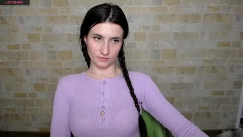 Snapshot of lauradre_ chatting on February 10, 11:46 am Laura online show from February 10, 11:46 am