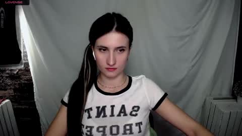 Snapshot of lauradre_ chatting on January 19, 8:39 am Laura online show from January 19, 8:39 am