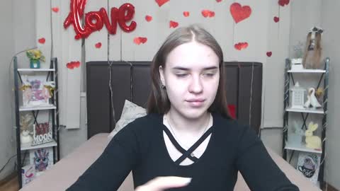 LauraHlot online show from April 3, 6:06 pm