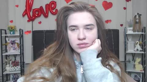 LauraHlot online show from February 10, 8:01 pm