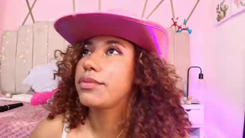 lauraltt online show from December 19, 8:56 pm