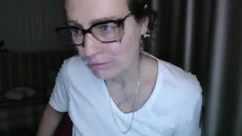 Lauraoven1 online show from February 6, 7:29 pm