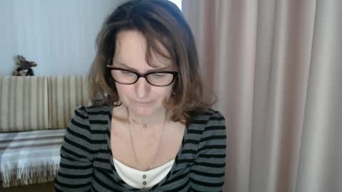 Lauraoven1 online show from February 21, 8:50 am