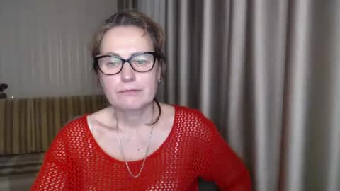 Lauraoven1 online show from February 10, 5:30 pm