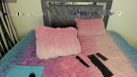 laurasofia01 online show from April 11, 3:01 am