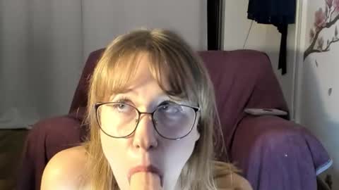 Laura Lara Sommer online show from September 11, 6:19 pm