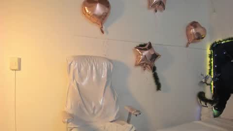 Lauren online show from December 22, 9:51 pm