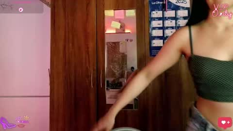 Lauren online show from February 20, 6:26 am