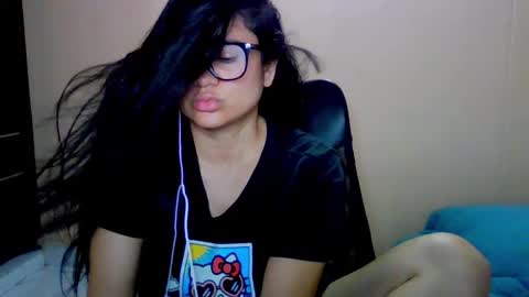 Snapshot of laurengirls1 chatting on October 6, 5:18 pm onlyfan laureng7 - 7 laureng2 online show from October 6, 5:18 pm
