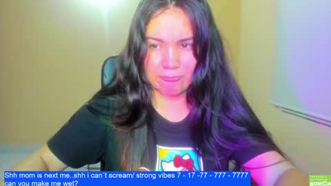 Snapshot of laurengirls1 chatting on January 19, 2:25 am onlyfan laureng7 - 7 laureng2 online show from January 19, 2:25 am