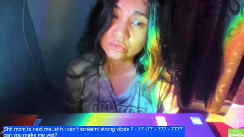 Snapshot of laurengirls1 chatting on February 25, 2:25 am onlyfan laureng7 - 7 laureng2 online show from February 25, 2:25 am