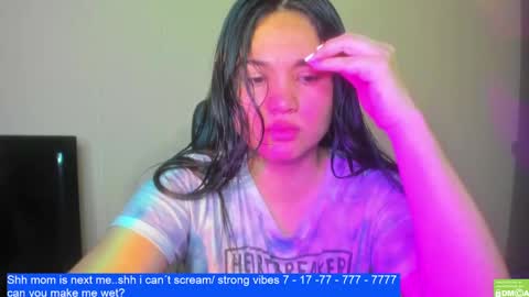 Snapshot of laurengirls1 chatting on February 13, 12:43 pm onlyfan laureng7 - 7 laureng2 online show from February 13, 12:43 pm