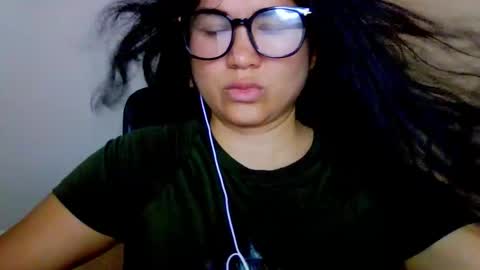Snapshot of laurengirls1 chatting on October 20, 4:04 am onlyfan laureng7 - 7 laureng2 online show from October 20, 4:04 am