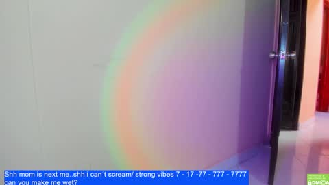 Snapshot of laurengirls1 chatting on March 7, 1:51 pm onlyfan laureng7 - 7 laureng2 online show from March 7, 1:51 pm