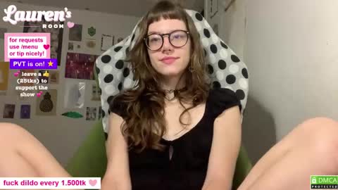 Lauren   online show from May 22, 2:42 am